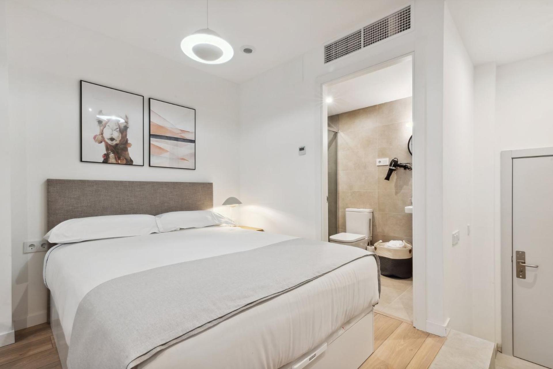 Limehome Valencia Carrer Del Pare Palau I Quer Ngoại thất bức ảnh