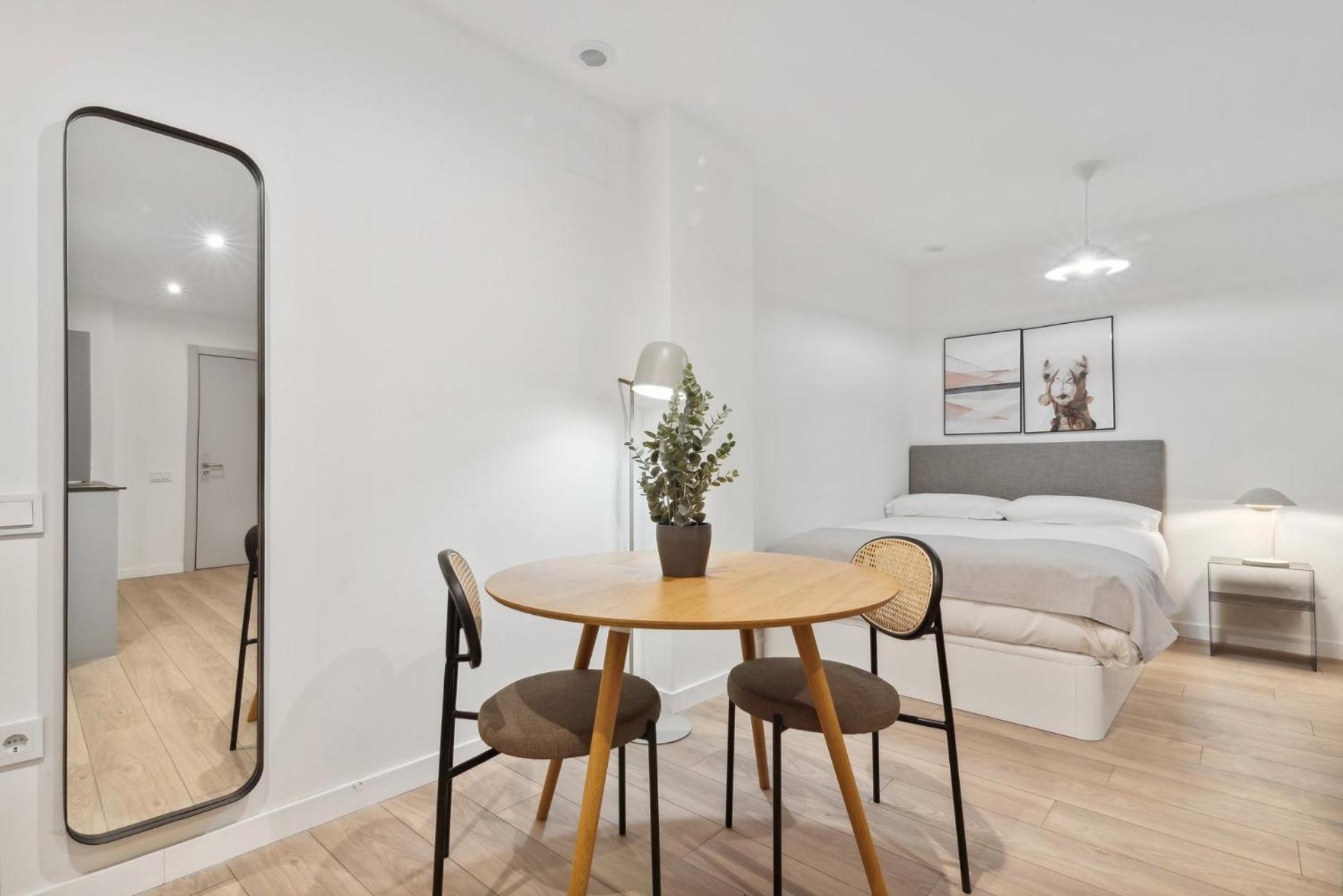 Limehome Valencia Carrer Del Pare Palau I Quer Phòng bức ảnh